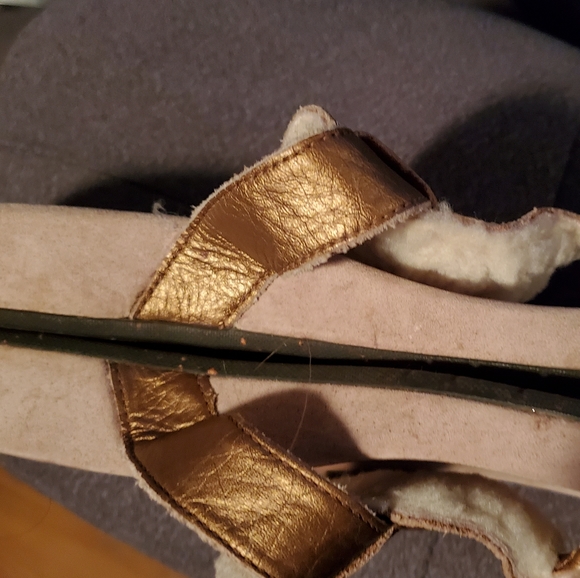 UGG Sandals size 7 - Picture 7 of 7